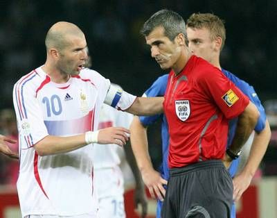 زيدان يناقش الحكم 