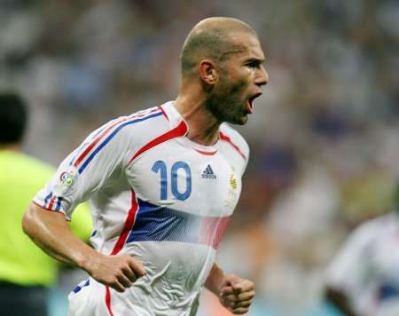 زيدان افضل لاعب في مونديال المانيا 2006 