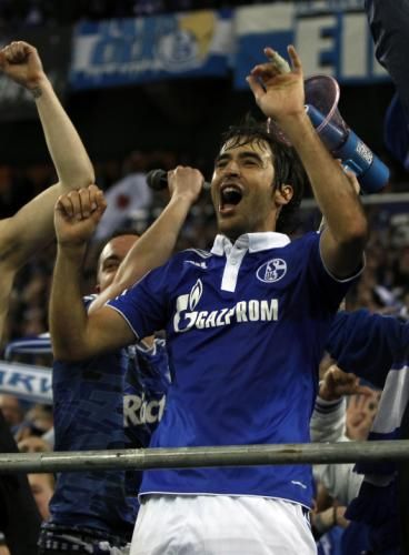 2011-04-132011-04-13t205653z_01_ina22_rtridsp_3_soccer-champions_reuters