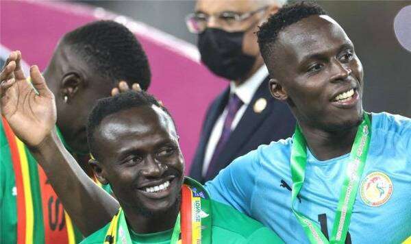 ميندي وماني