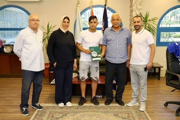 من جلسة التوقيع