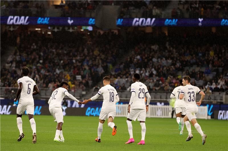 لاعبو توتنهام هوتسبير