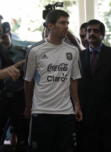 2011-09-05t064934z_01_dha002_rtridsp_3_soccer-bangladesh_reuters