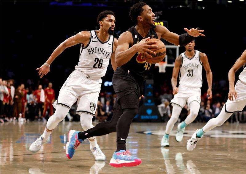 لقاء سابق بين الفريقين