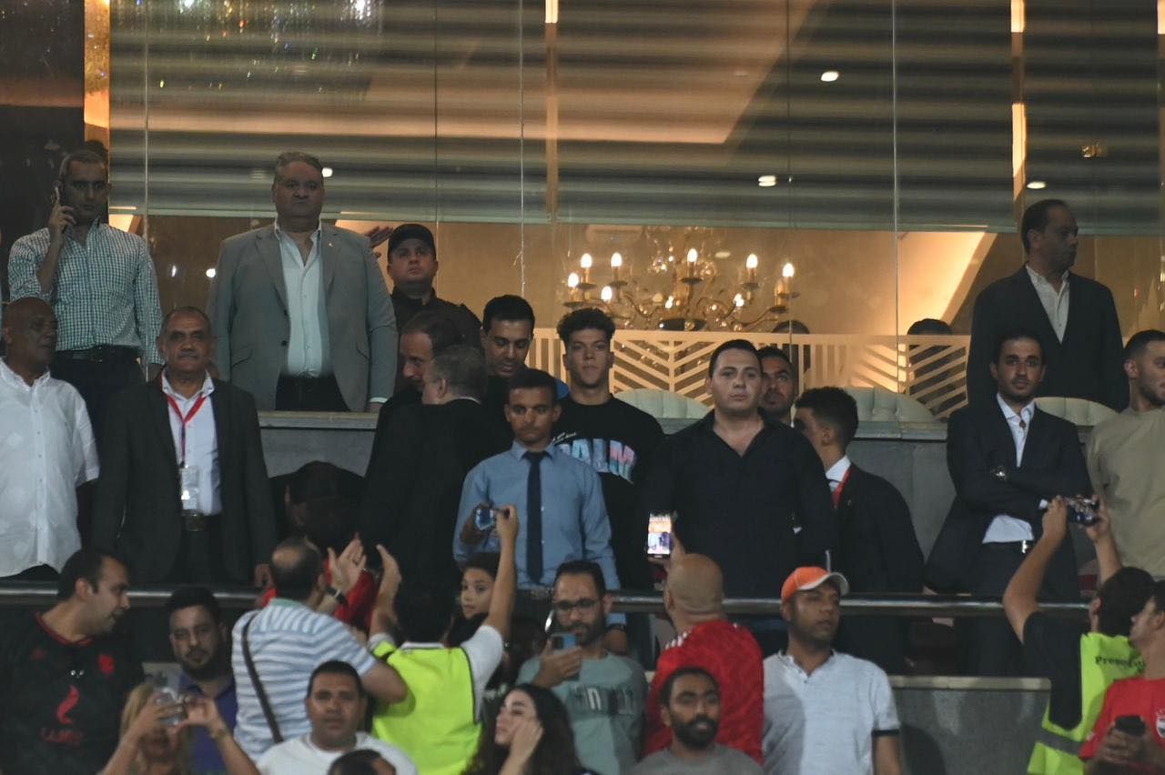إمام عاشور في مدرجات ستاد القاهرة
