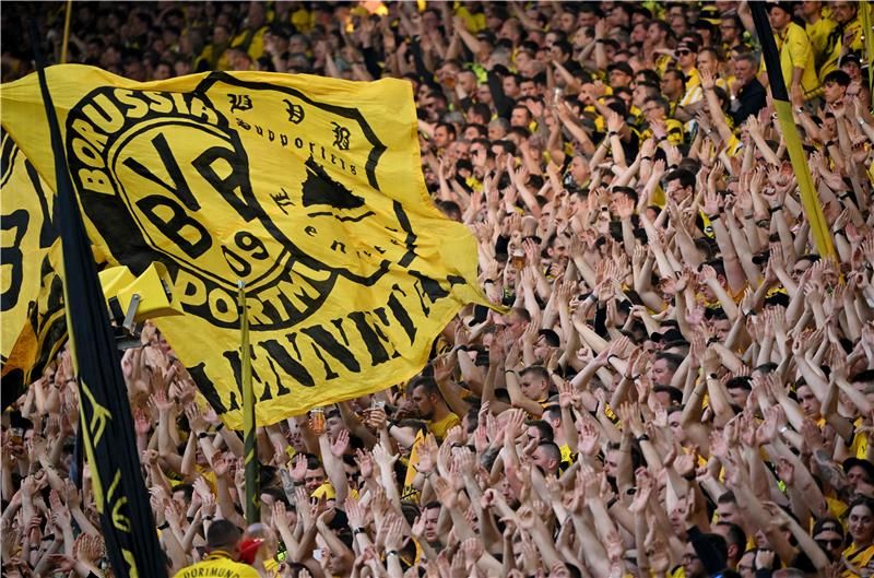 جماهير بوروسيا دورتموند