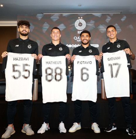 من تقديم اللاعبين