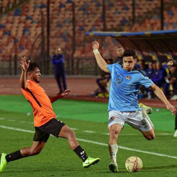 مصطفى العش (جهة اليمين)