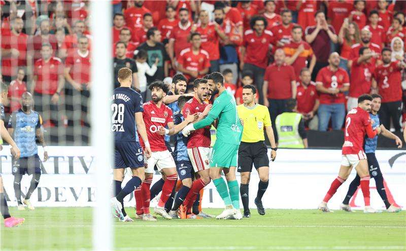 مواجهة سابقة بين الفريقين