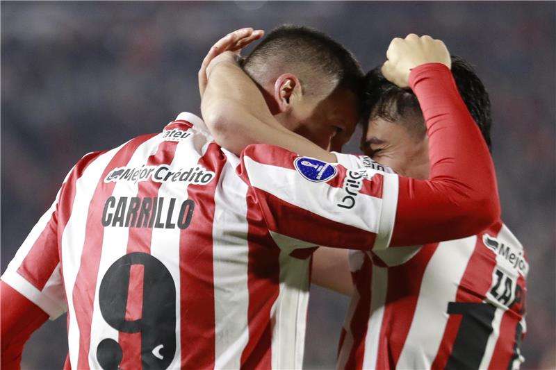 لاعبو إستوديانتس لابلاتا