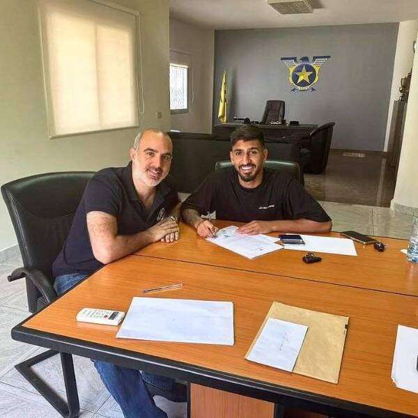 من توقيع محمد ناصر للصفاء