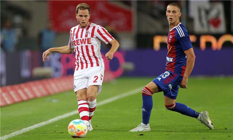 بالكو دارداي (يمين الصورة)