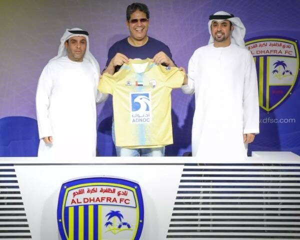 من تعاقد الظفرة مع أيمن الرمادي