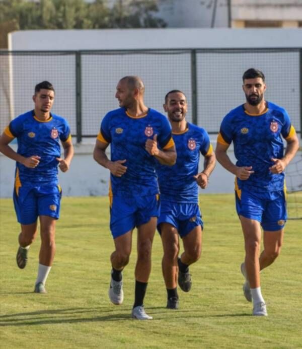 لاعبو النجم الساحلي