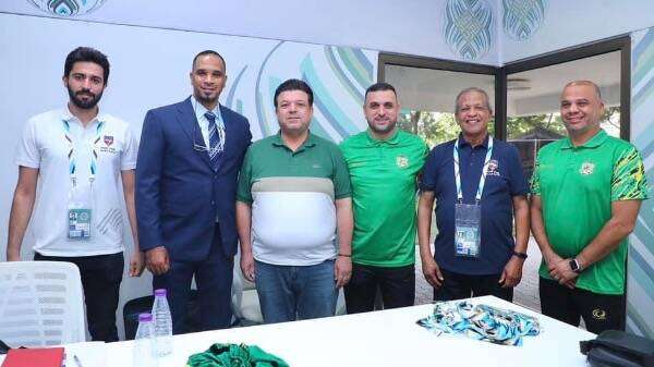 من الاجتماع