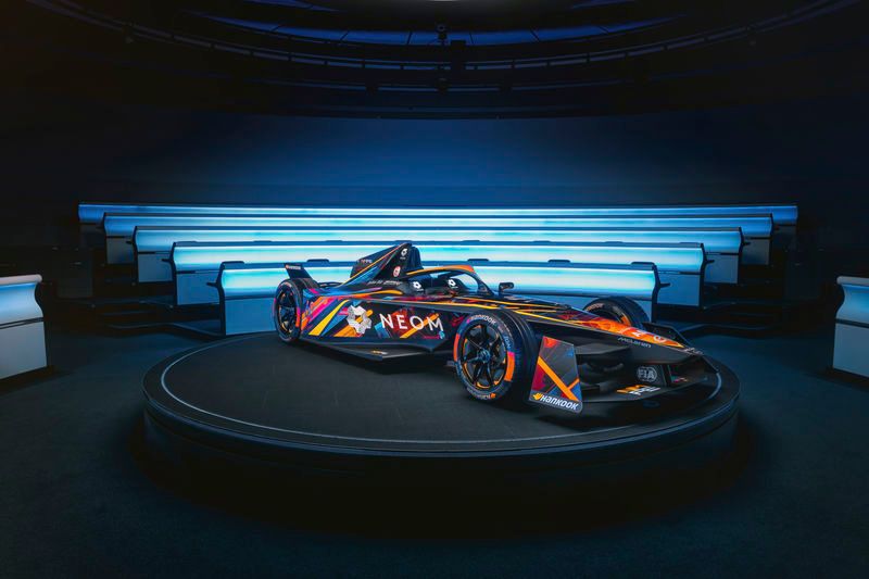 ملصق ماكلارين الجديد