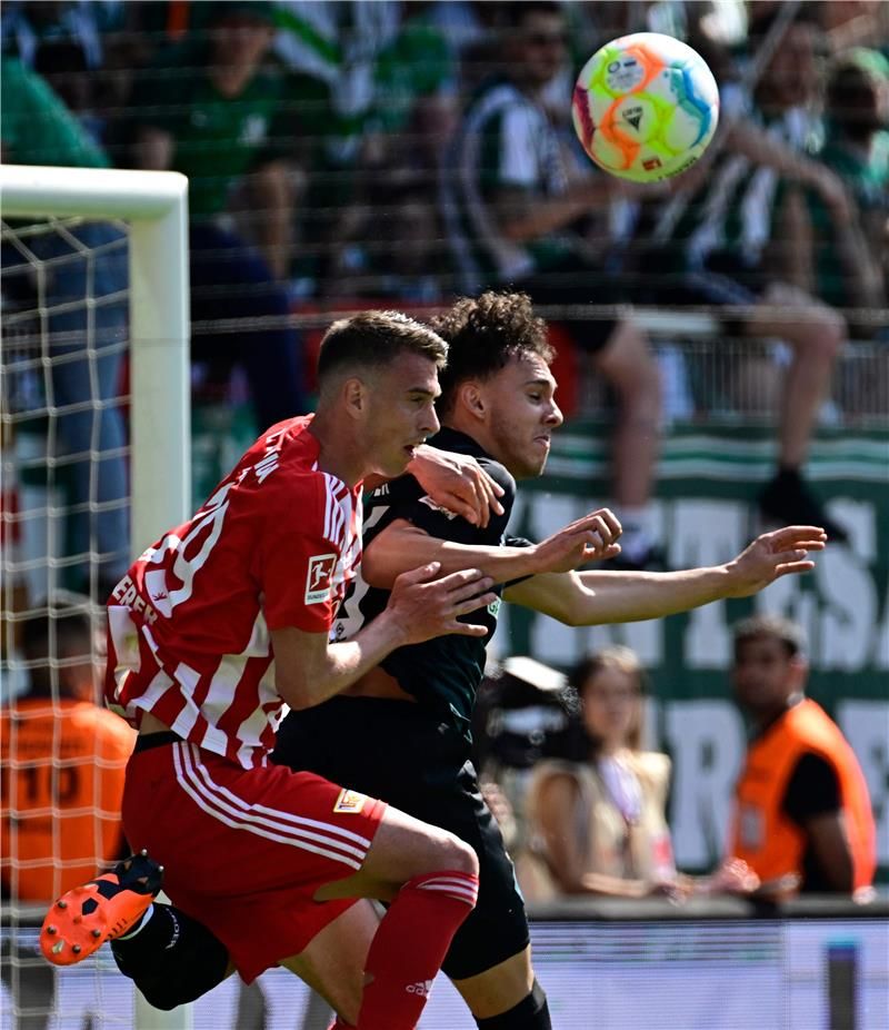 لي بوكانان (جهة اليمين)