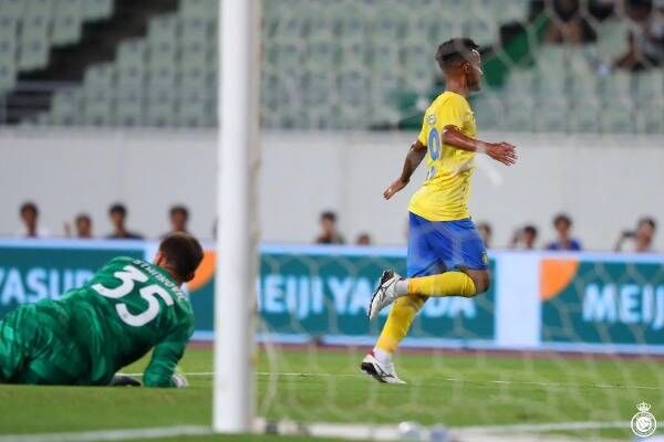 فرحة غريب بهدف النصر