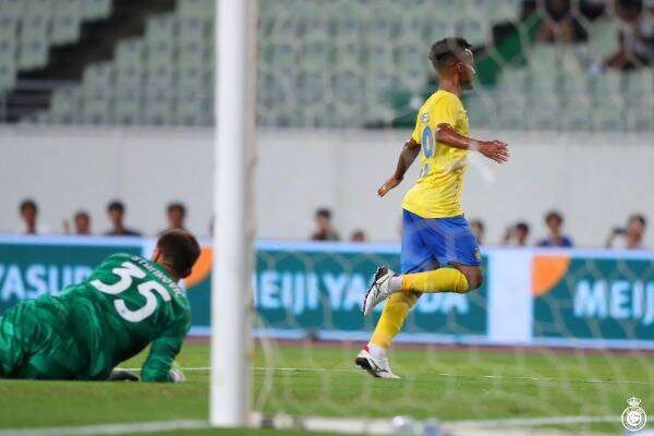 فرحة غريب بهدف النصر