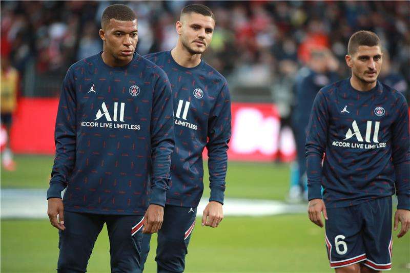 إيكاردي مع باريس