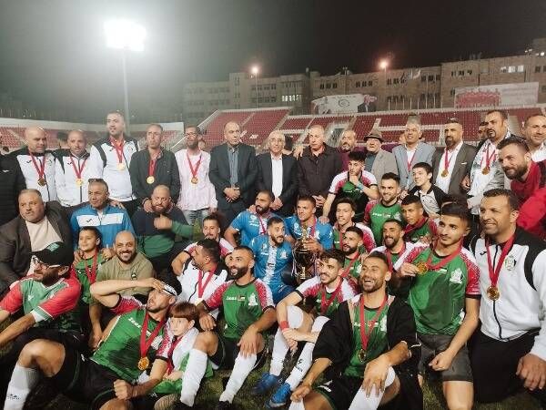 جبل المكبر بطل دوري المحترفين