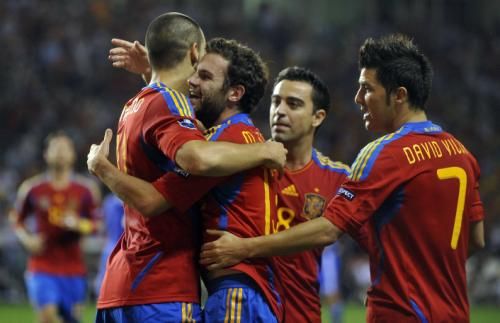 2011-09-06t210658z_01_pdh515_rtridsp_3_soccer-euro_reuters