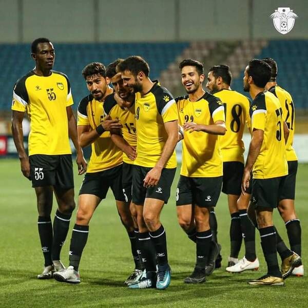 لاعبو الحسين اربد