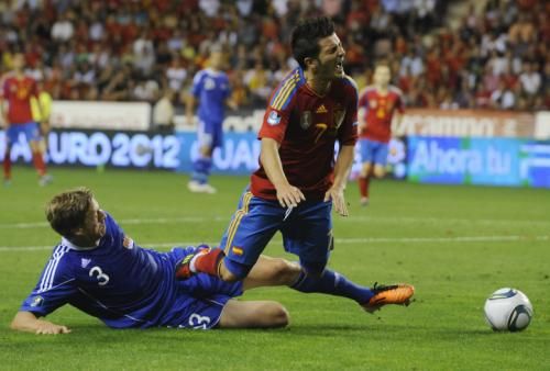 2011-09-06t222947z_01_pdh513_rtridsp_3_soccer-euro_reuters