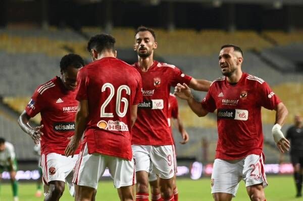 لاعبو الأهلي