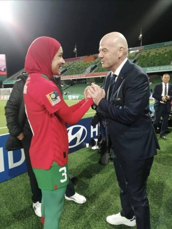 نهيلة بنزينة مع إنفانتينو