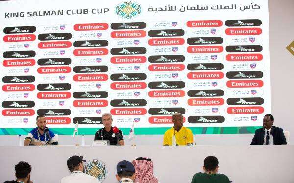 كاسترو وتاليسكا من المؤتمر الصحفي