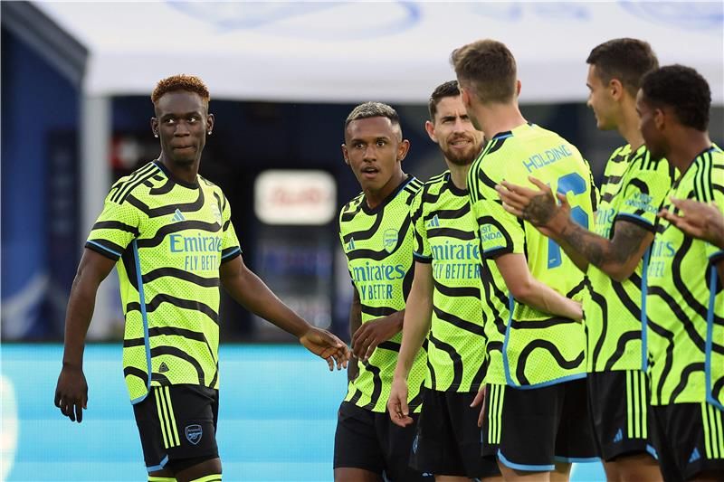 لاعبو ارسنال