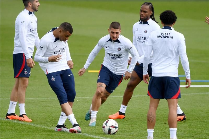 لاعبو باريس سان جيرمان