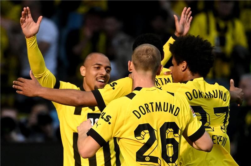 لاعبو دورتموند