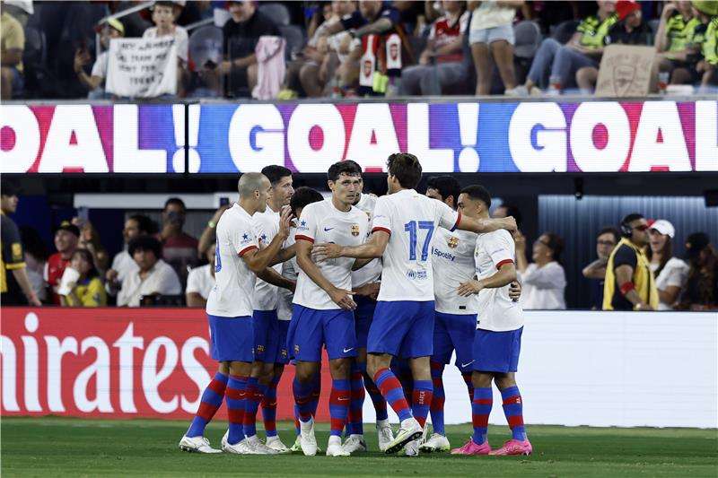 لاعبو برشلونة