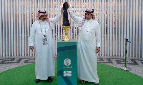 من تقديم كأس البطولة العربية