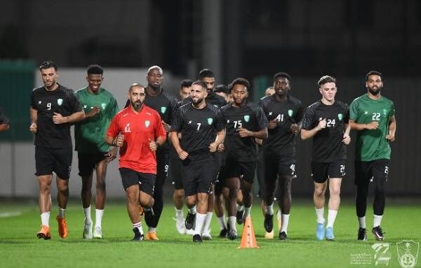 لاعبو الأهلي