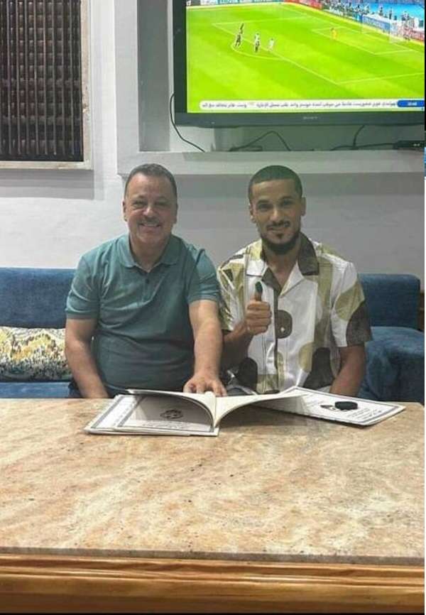 من تجديد تعاقد محمد منير مع الأهلي طرابلس