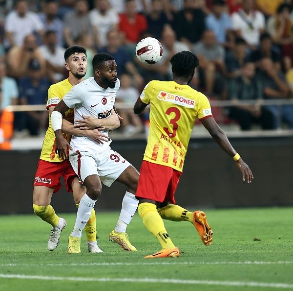 من اللقاء (نقلًا عن حساب جالطة سراي على تويتر)