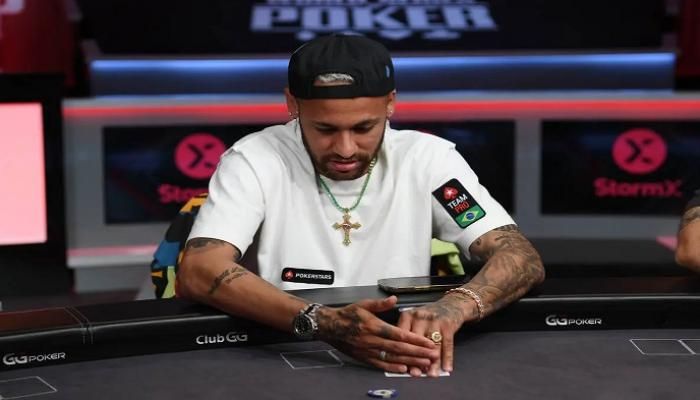 124-222936-neymar-poker-player-psg-football_700x400