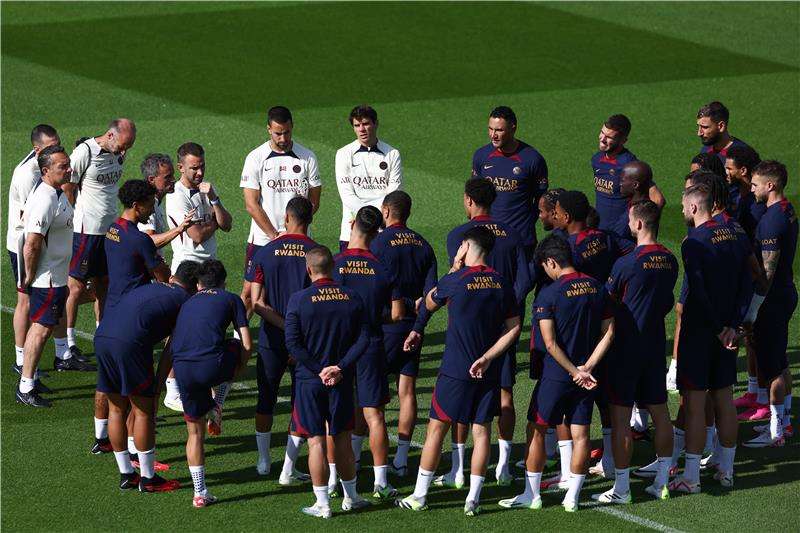 لاعبو باريس سان جيرمان