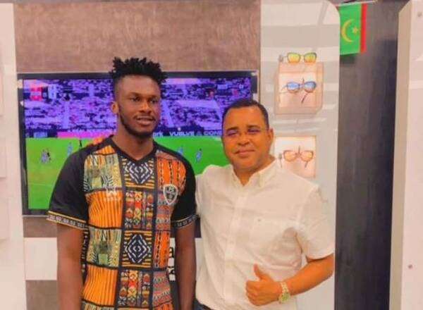 من تقديم اللاعبين