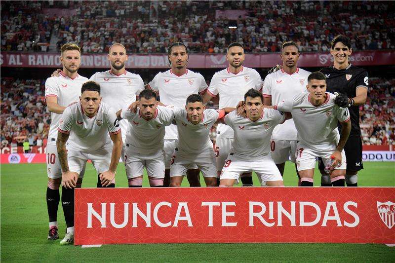 لاعبو إشبيلية