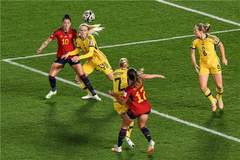 من مباراة إسبانيا والسويد