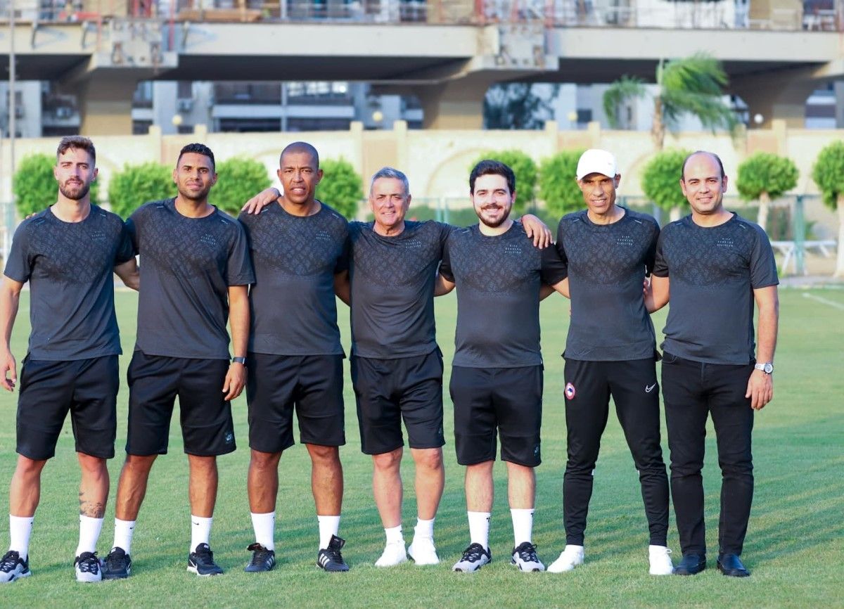 ريكاردو فورموسينيو مع الجهاز المعاون لفيوتشر