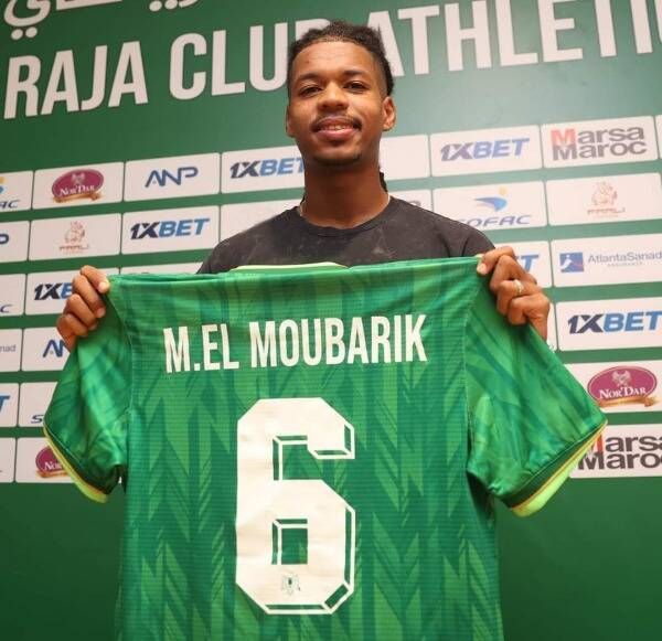 بعد توقيع العقود