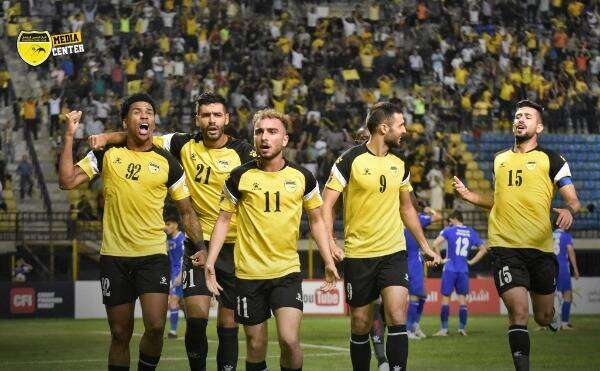 فرحة لاعبي الحسين إربد بهدف الفوز