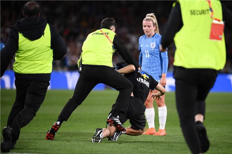 إلقاء القبض على المشجع