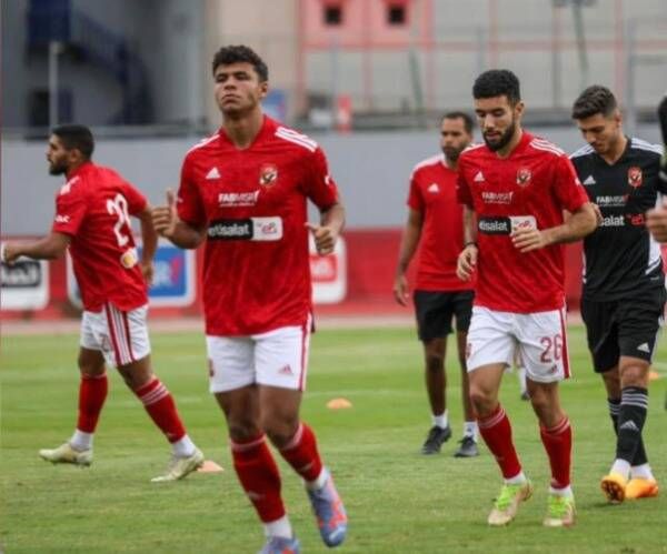 لاعبو الأهلي