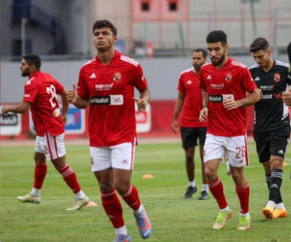 لاعبو الأهلي